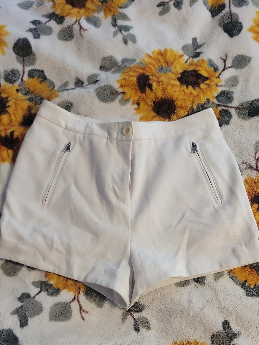 BCBGMaxAzria White Zip-Pocket High-Rise Shorts